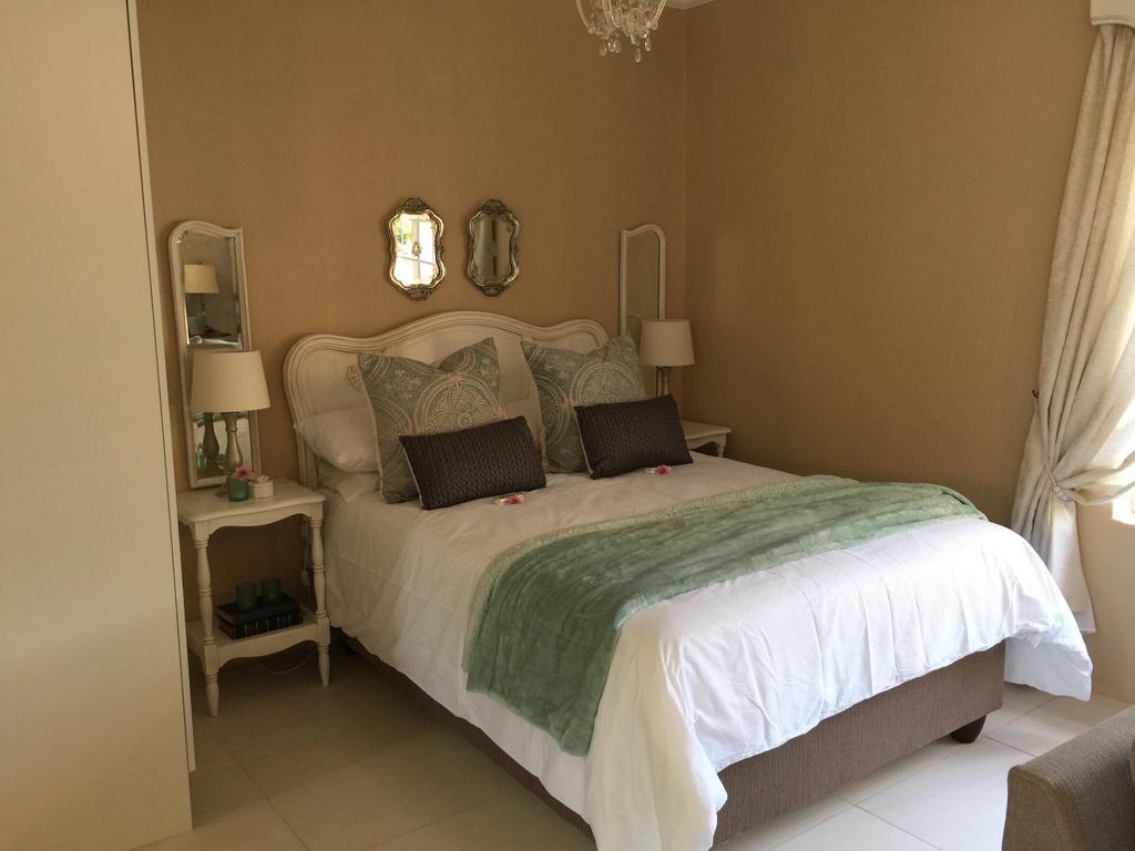 Nouveau Studios Pretoria Luaran gambar